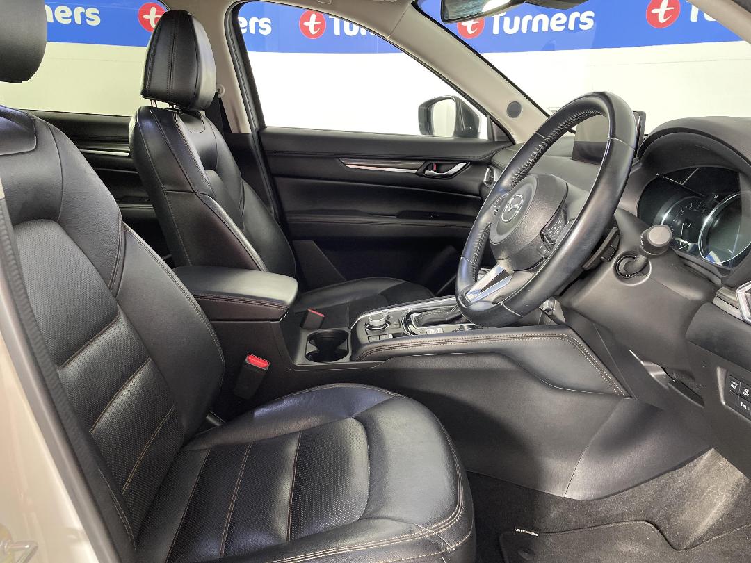 Photo '16' of Mazda CX-5 Photo '16' of Mazda CX-5