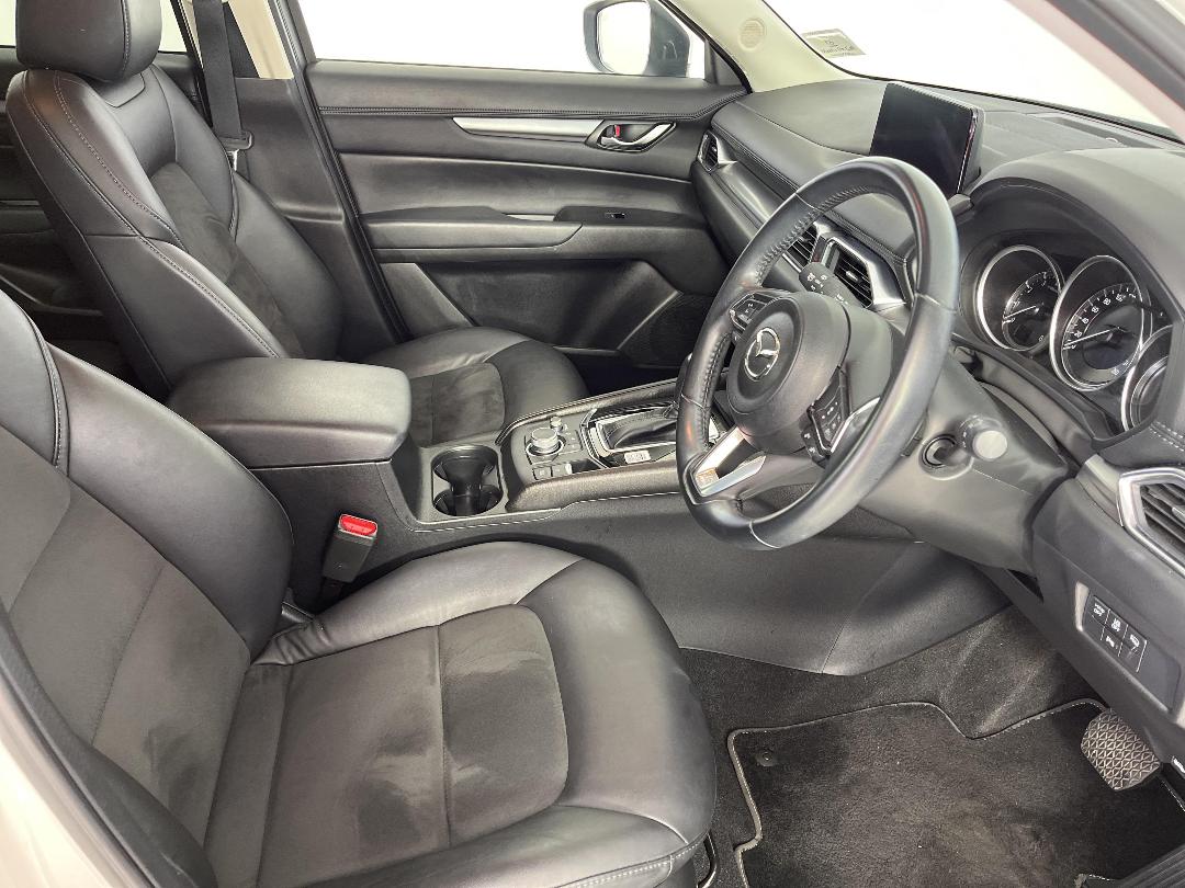 Photo '16' of Mazda CX-5 Photo '16' of Mazda CX-5