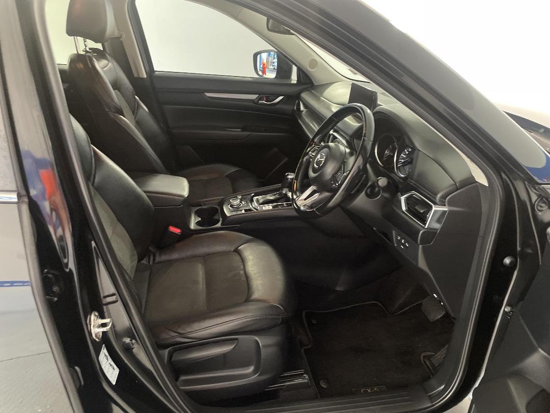 Photo '16' of Mazda CX-5