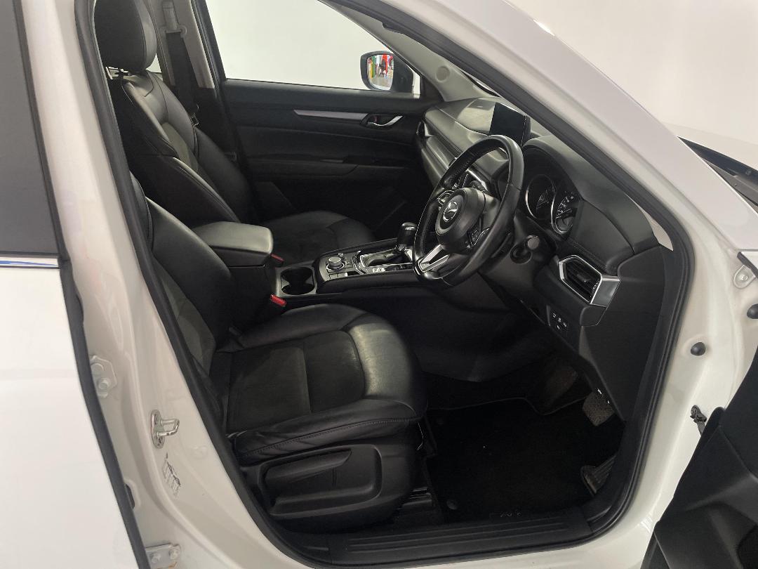 Photo '16' of Mazda CX-5