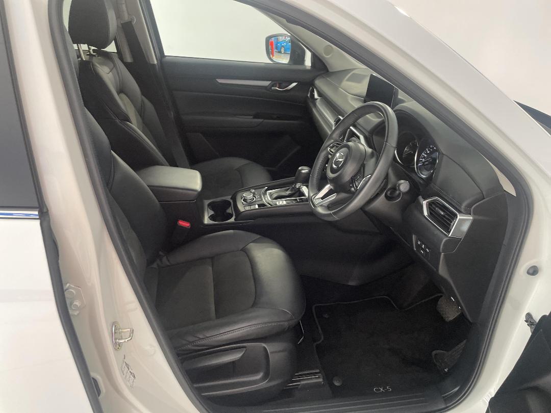 Photo '16' of Mazda CX-5