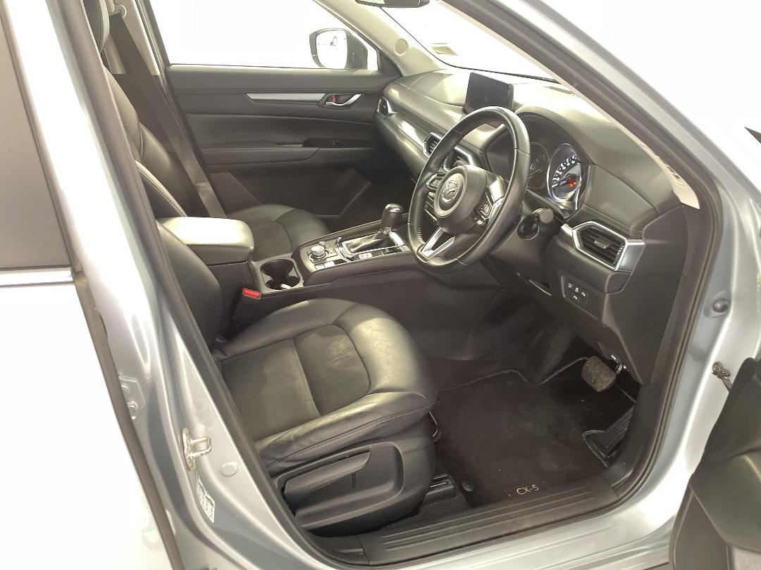 Photo '16' of Mazda CX-5