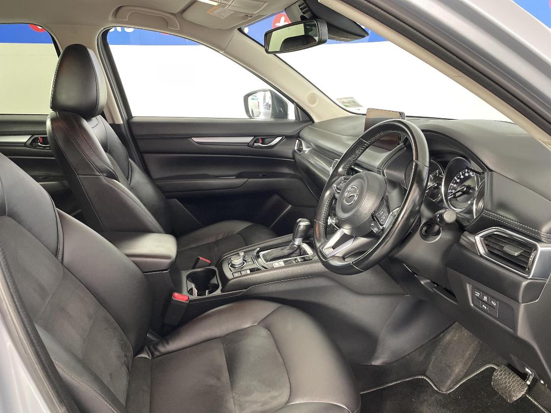 Photo '16' of Mazda CX-5