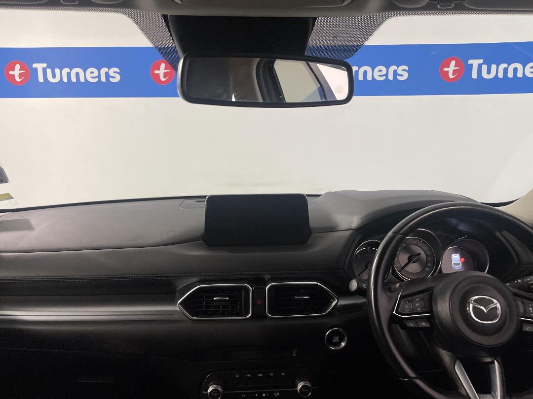 Photo '17' of Mazda CX-5