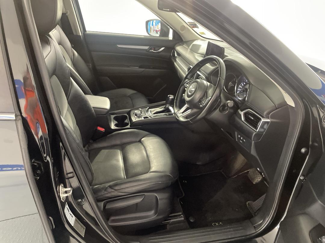 Photo '16' of Mazda CX-5