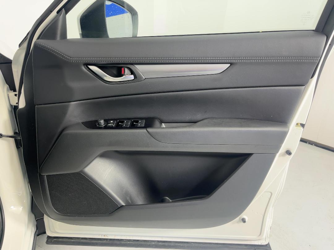 Photo '15' of Mazda CX-5