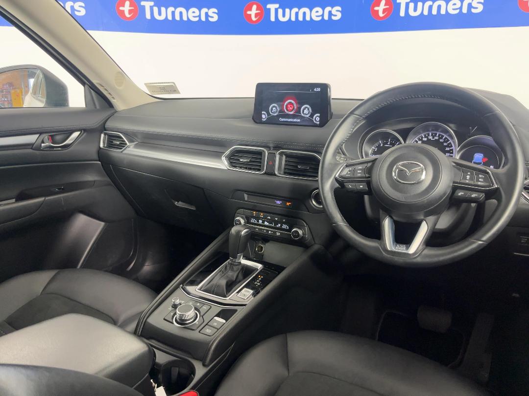 Photo '17' of Mazda CX-5