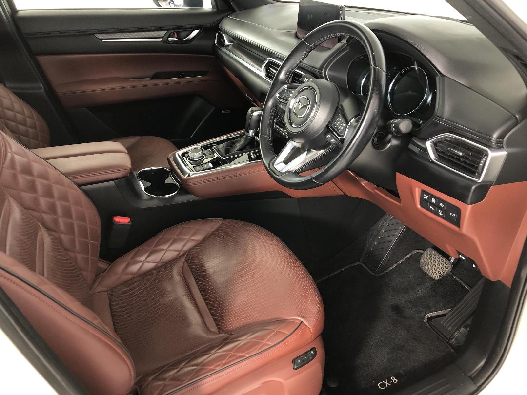 Photo '16' of Mazda CX-8