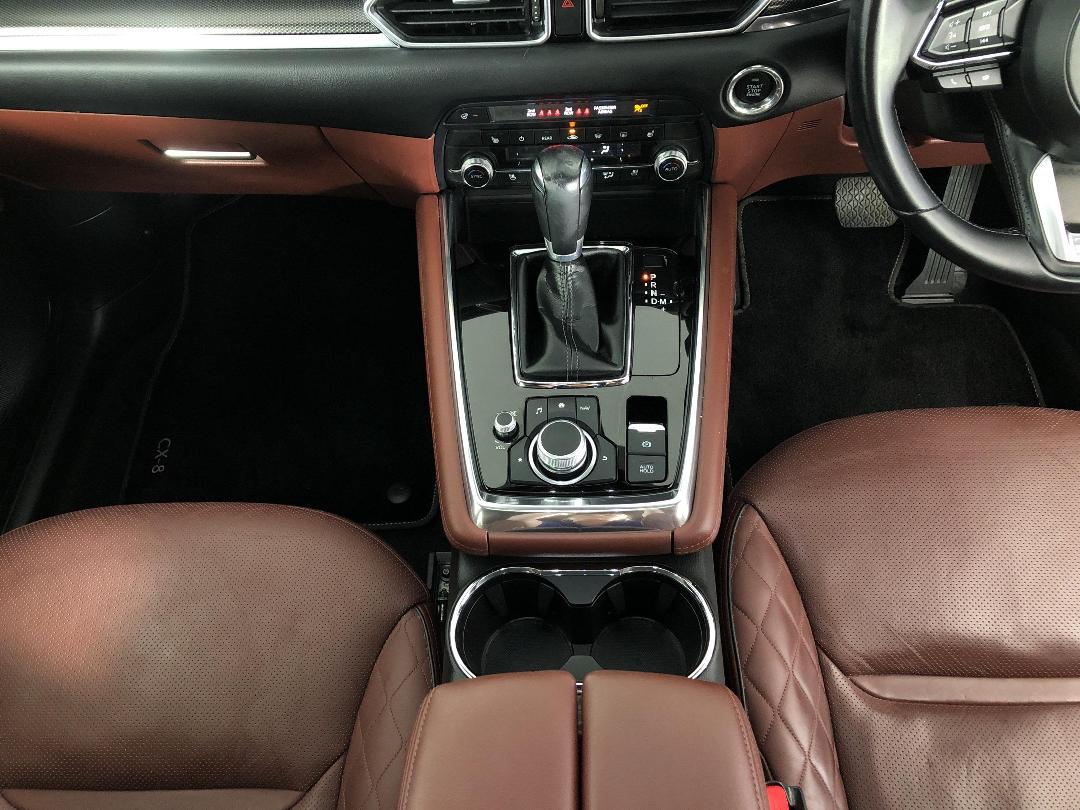 Photo '18' of Mazda CX-8