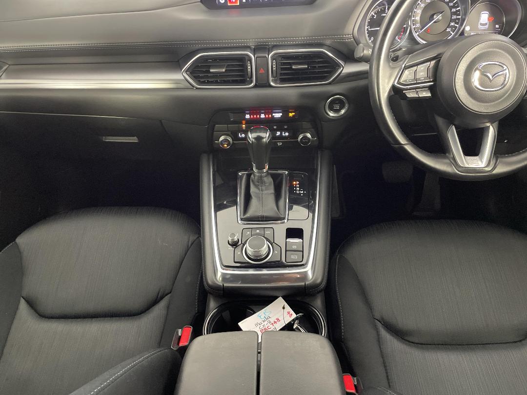 Photo '18' of Mazda CX-8