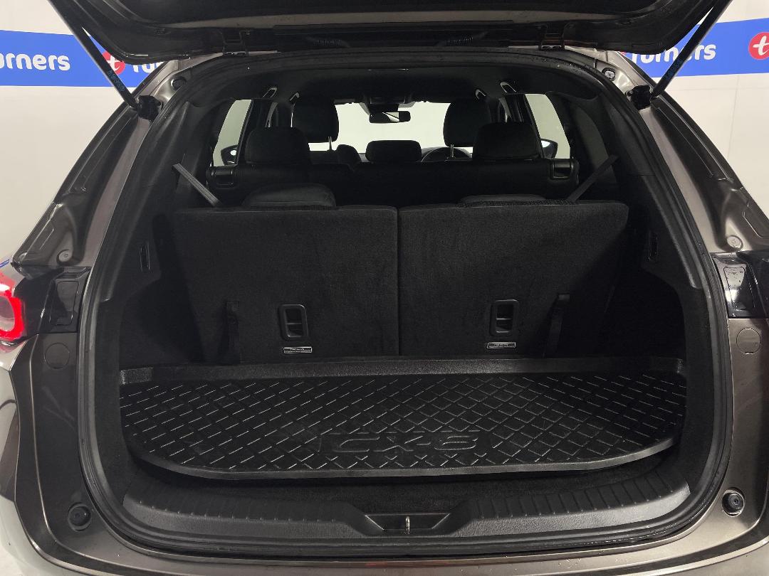 Photo '14' of Mazda CX-8