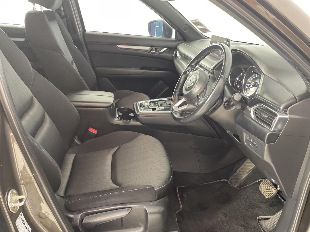 Photo '16' of Mazda CX-8