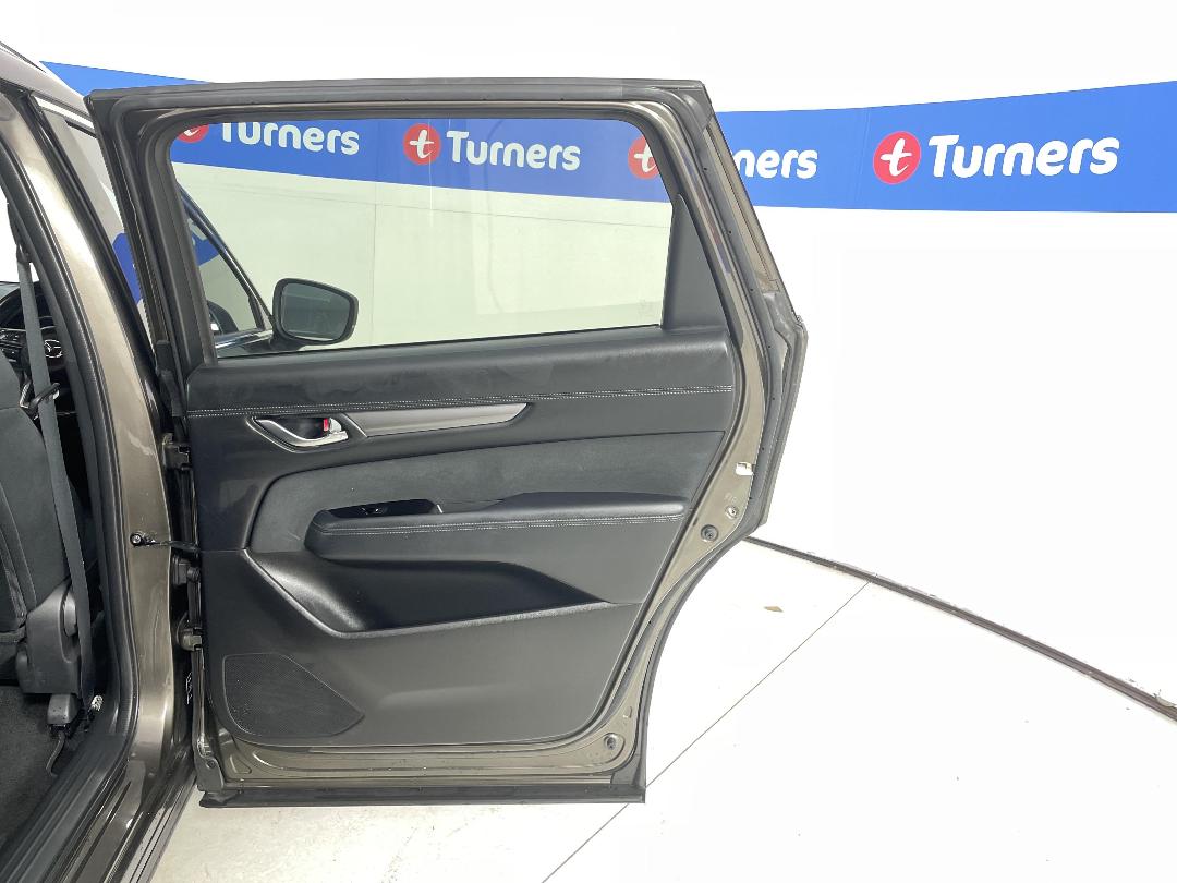 Photo '19' of Mazda CX-8