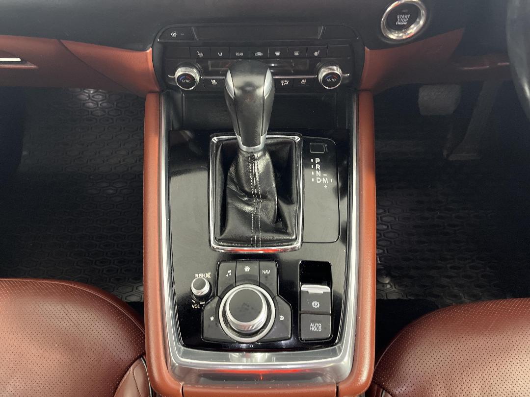 Photo '18' of Mazda CX-8