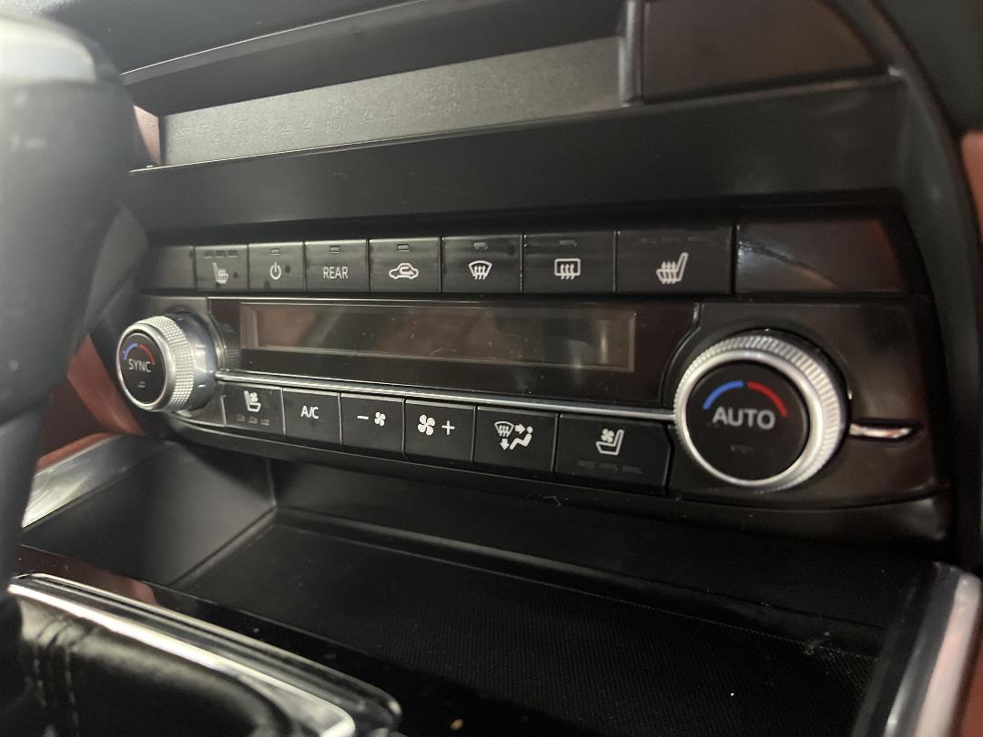 Photo '27' of Mazda CX-8