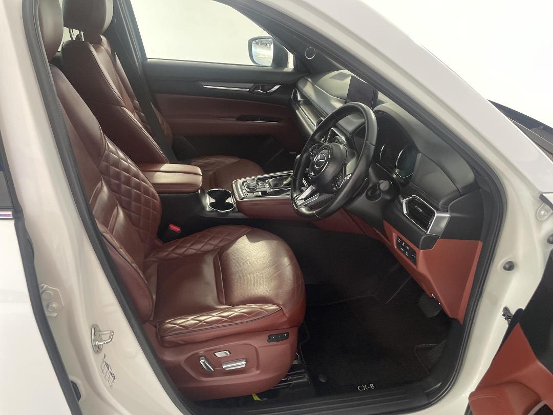 Photo '16' of Mazda CX-8