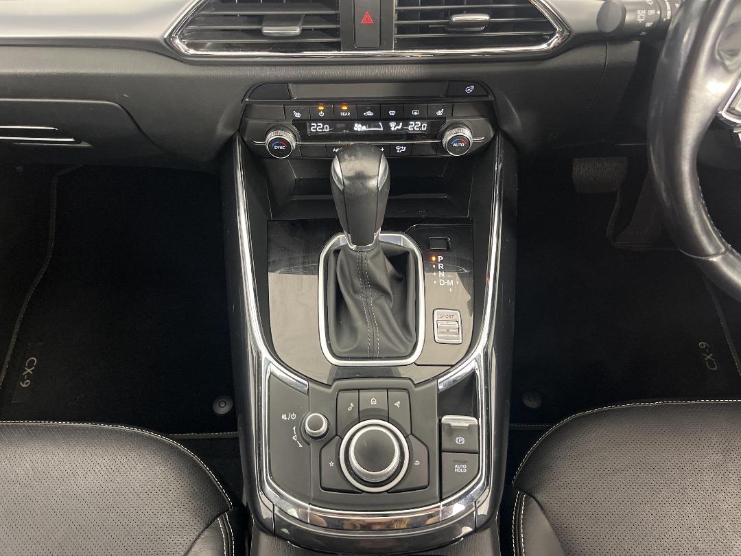 Photo '18' of Mazda CX-9