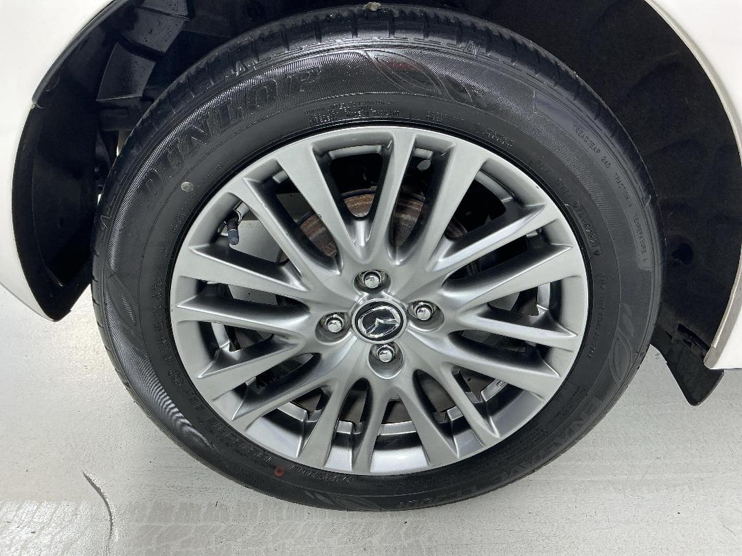 Photo '12' of Mazda Mazda2 Photo '12' of Mazda Mazda2