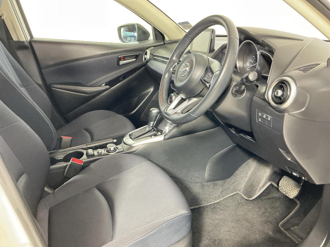 Photo '16' of Mazda Mazda2 Photo '16' of Mazda Mazda2