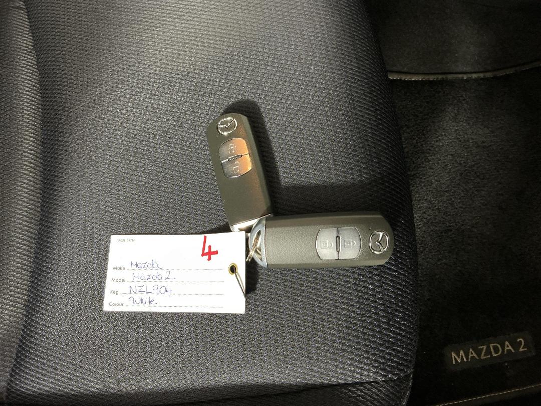 Photo '22' of Mazda Mazda2 Photo '22' of Mazda Mazda2