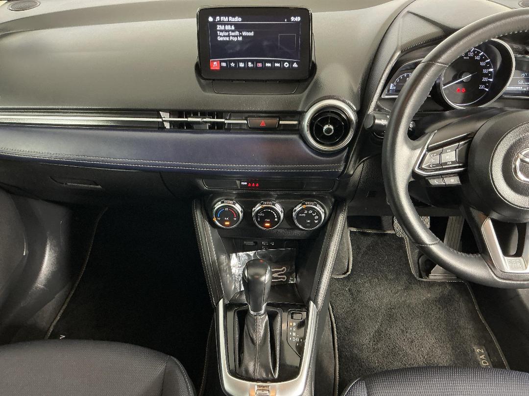 Photo '18' of Mazda Mazda2 Photo '18' of Mazda Mazda2