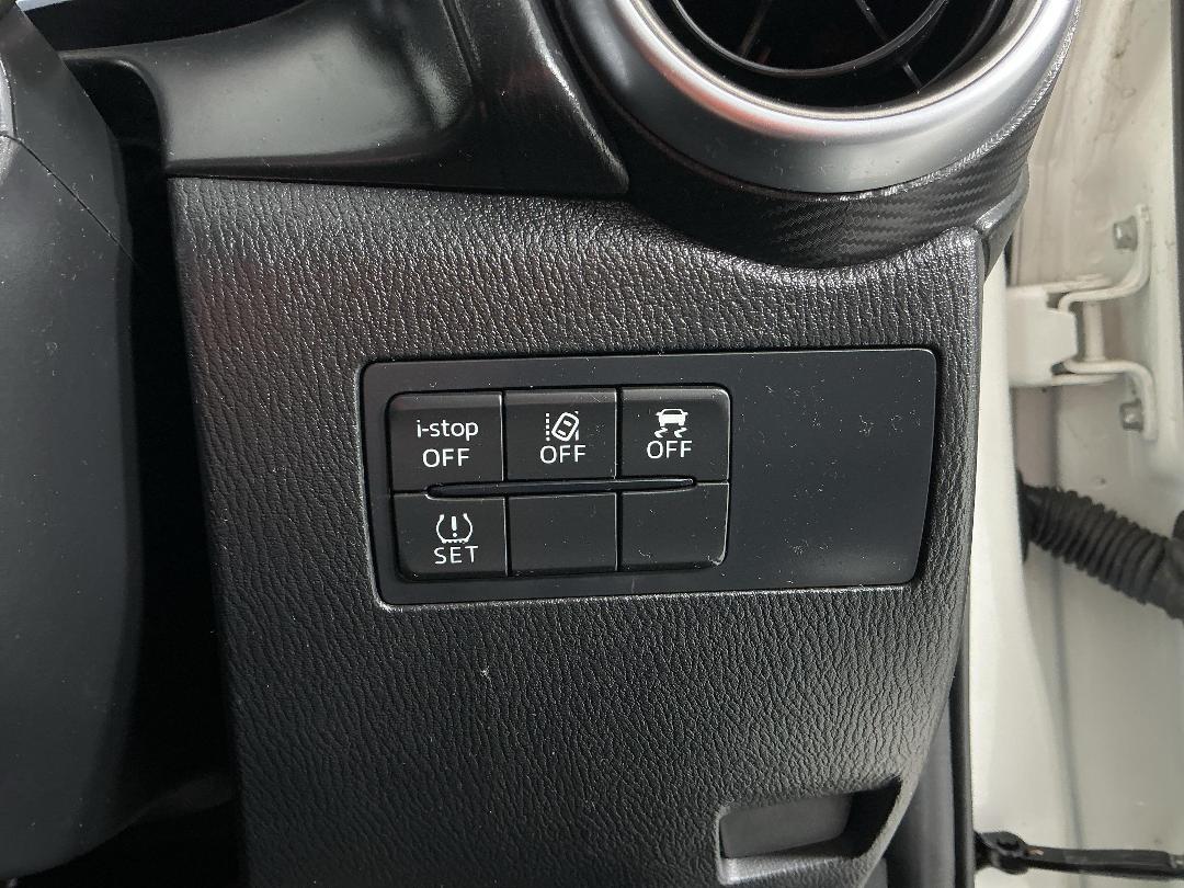 Photo '26' of Mazda Mazda2 Photo '26' of Mazda Mazda2