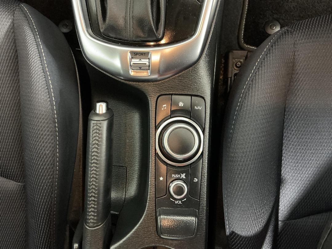 Photo '23' of Mazda Mazda2 Photo '23' of Mazda Mazda2