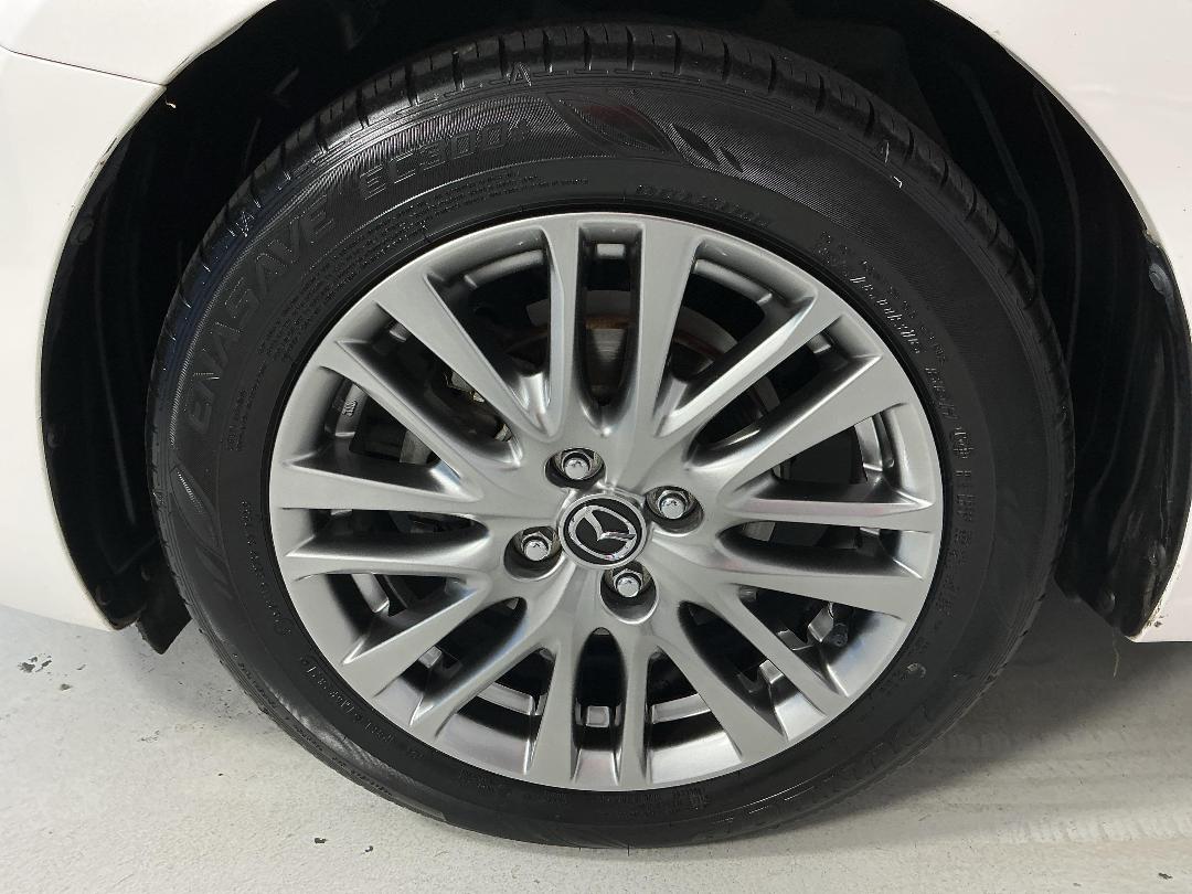 Photo '10' of Mazda Mazda2