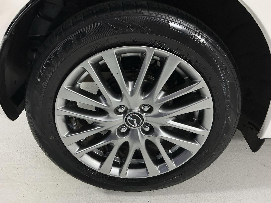 Photo '12' of Mazda Mazda2