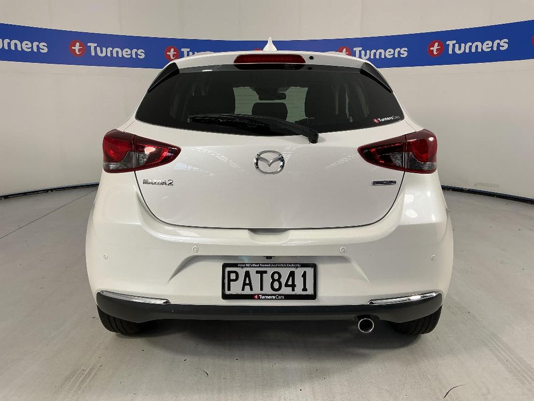 Photo '6' of Mazda Mazda2