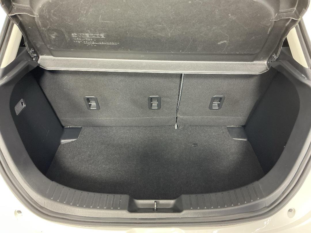 Photo '14' of Mazda Mazda2