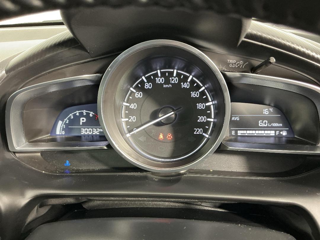 Photo '21' of Mazda Mazda2