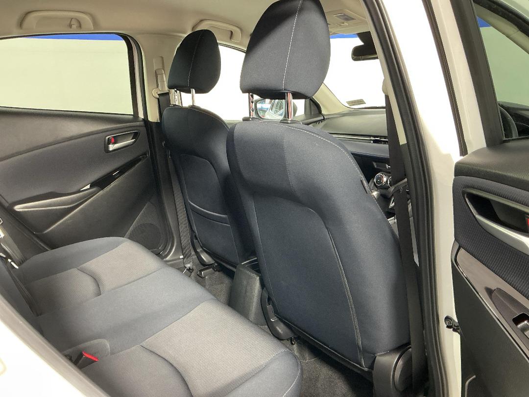 Photo '20' of Mazda Mazda2