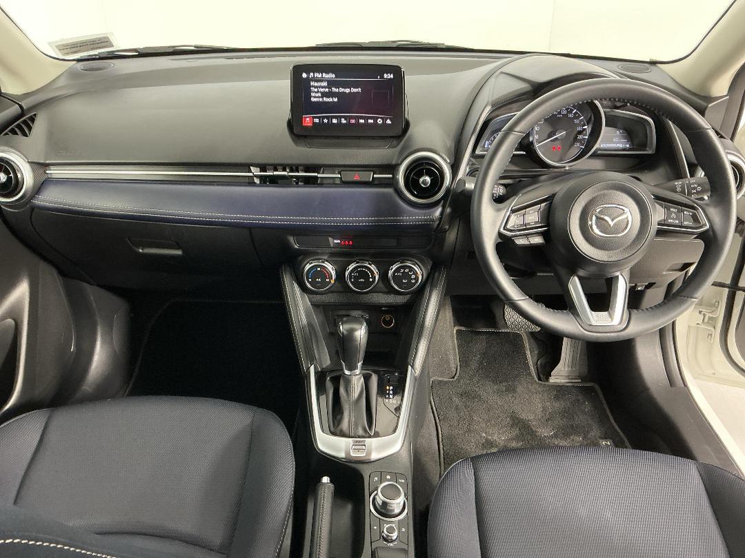 Photo '17' of Mazda Mazda2