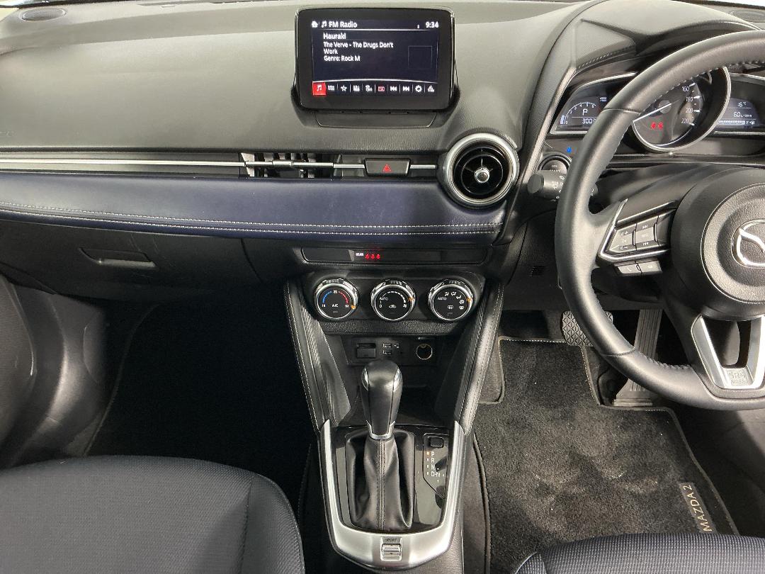 Photo '18' of Mazda Mazda2