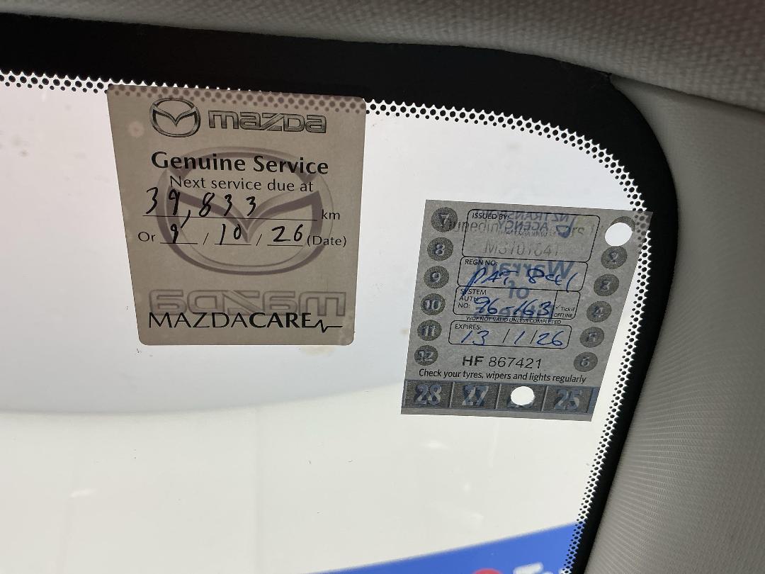 Photo '27' of Mazda Mazda2