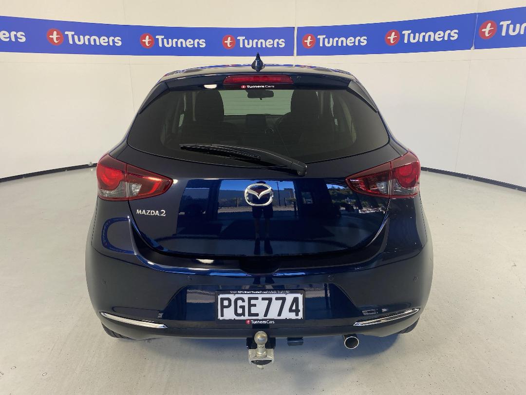 Photo '6' of Mazda Mazda2