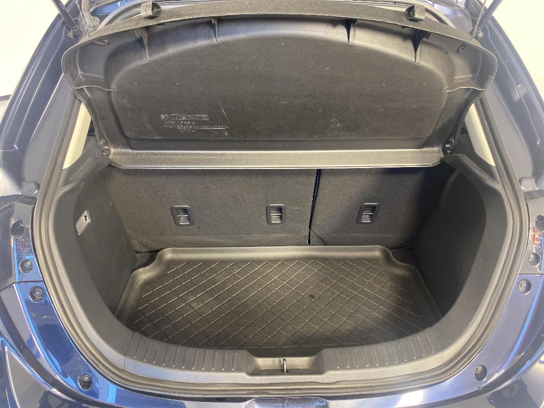 Photo '14' of Mazda Mazda2