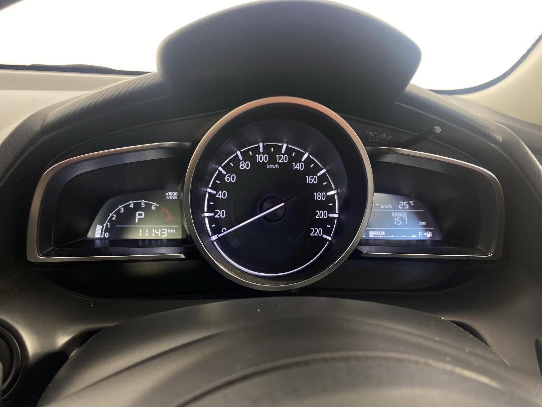 Photo '21' of Mazda Mazda2