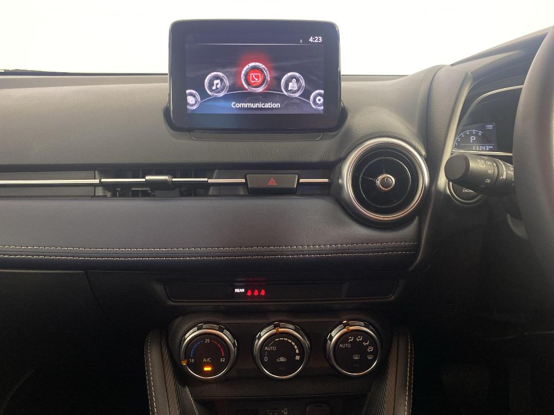 Photo '18' of Mazda Mazda2