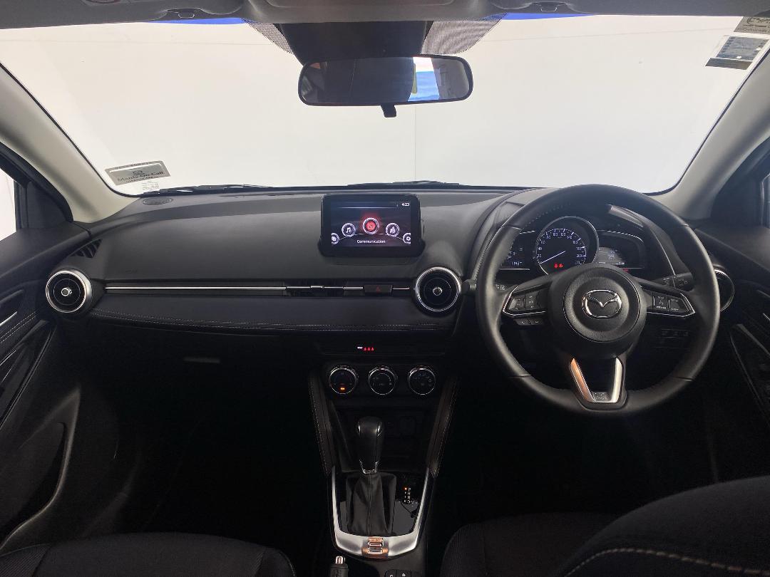 Photo '17' of Mazda Mazda2