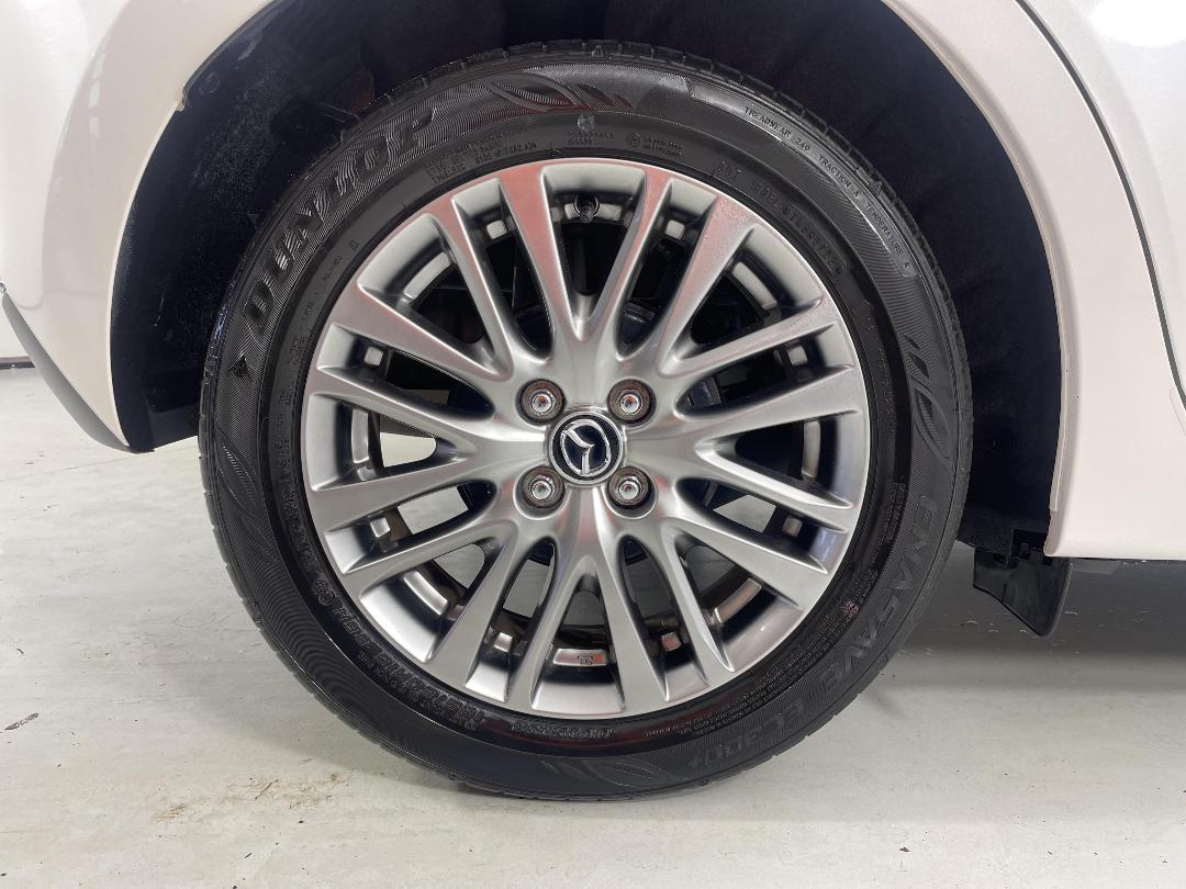 Photo '12' of Mazda Mazda2