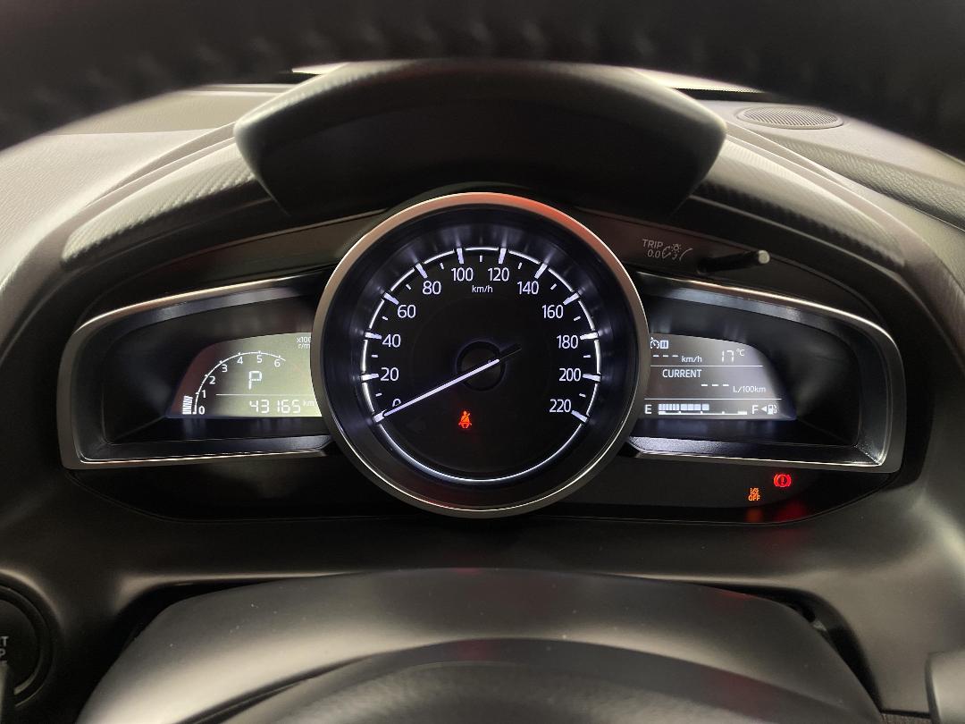 Photo '21' of Mazda Mazda2