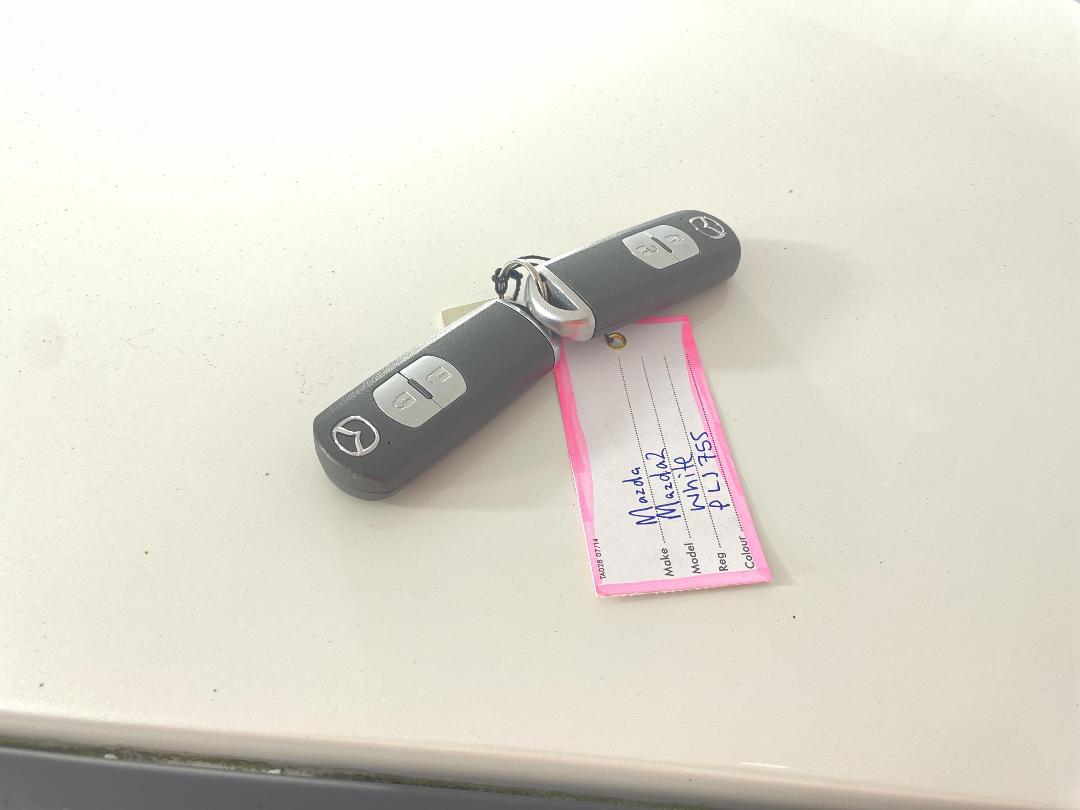 Photo '22' of Mazda Mazda2