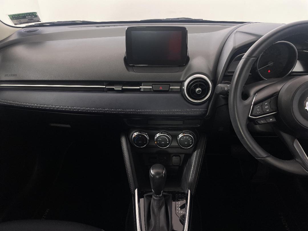 Photo '18' of Mazda Mazda2