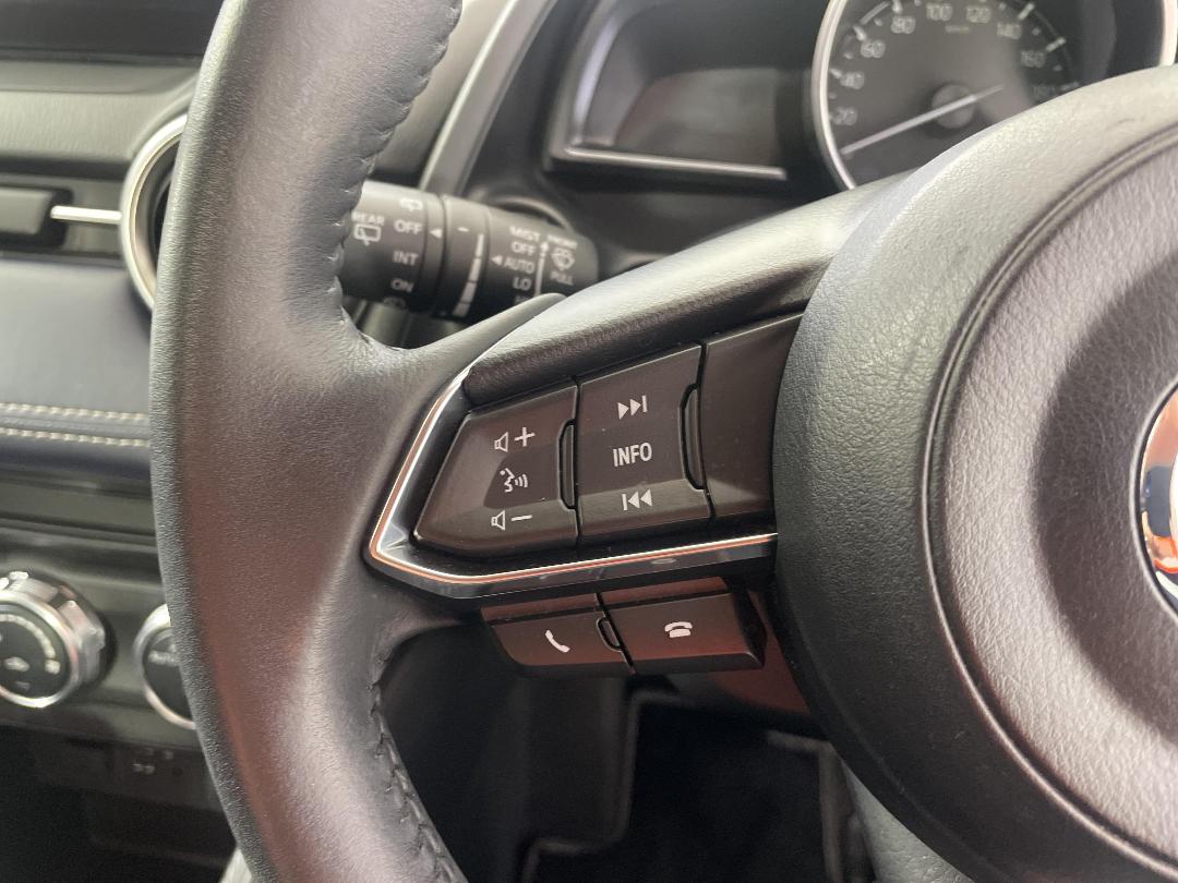 Photo '27' of Mazda Mazda2