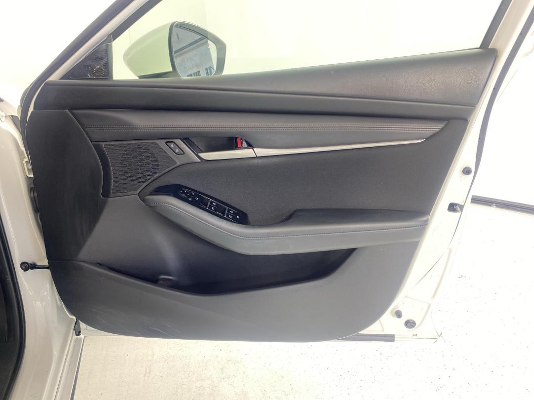 Photo '15' of Mazda Mazda3 Photo '15' of Mazda Mazda3