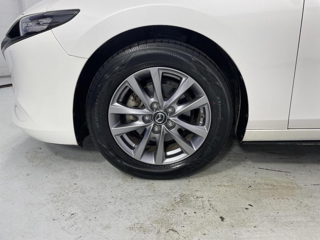 Photo '10' of Mazda Mazda3