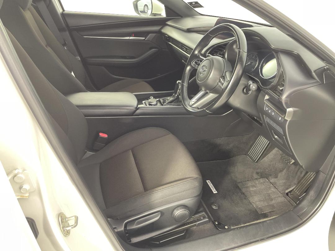 Photo '16' of Mazda Mazda3