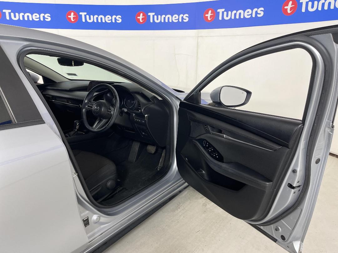 Photo '15' of Mazda Mazda3 Photo '15' of Mazda Mazda3